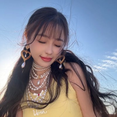 新娘向后跑